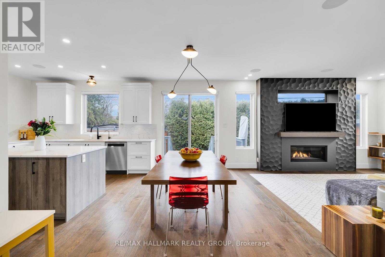 1976 Lenester Avenue, Ottawa, ON - Indoor With Fireplace