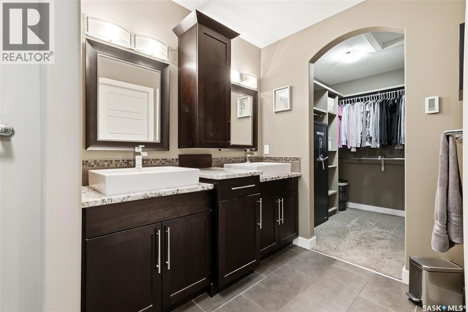 4127 Cumberland Road E, Regina, SK - Indoor Photo Showing Bathroom