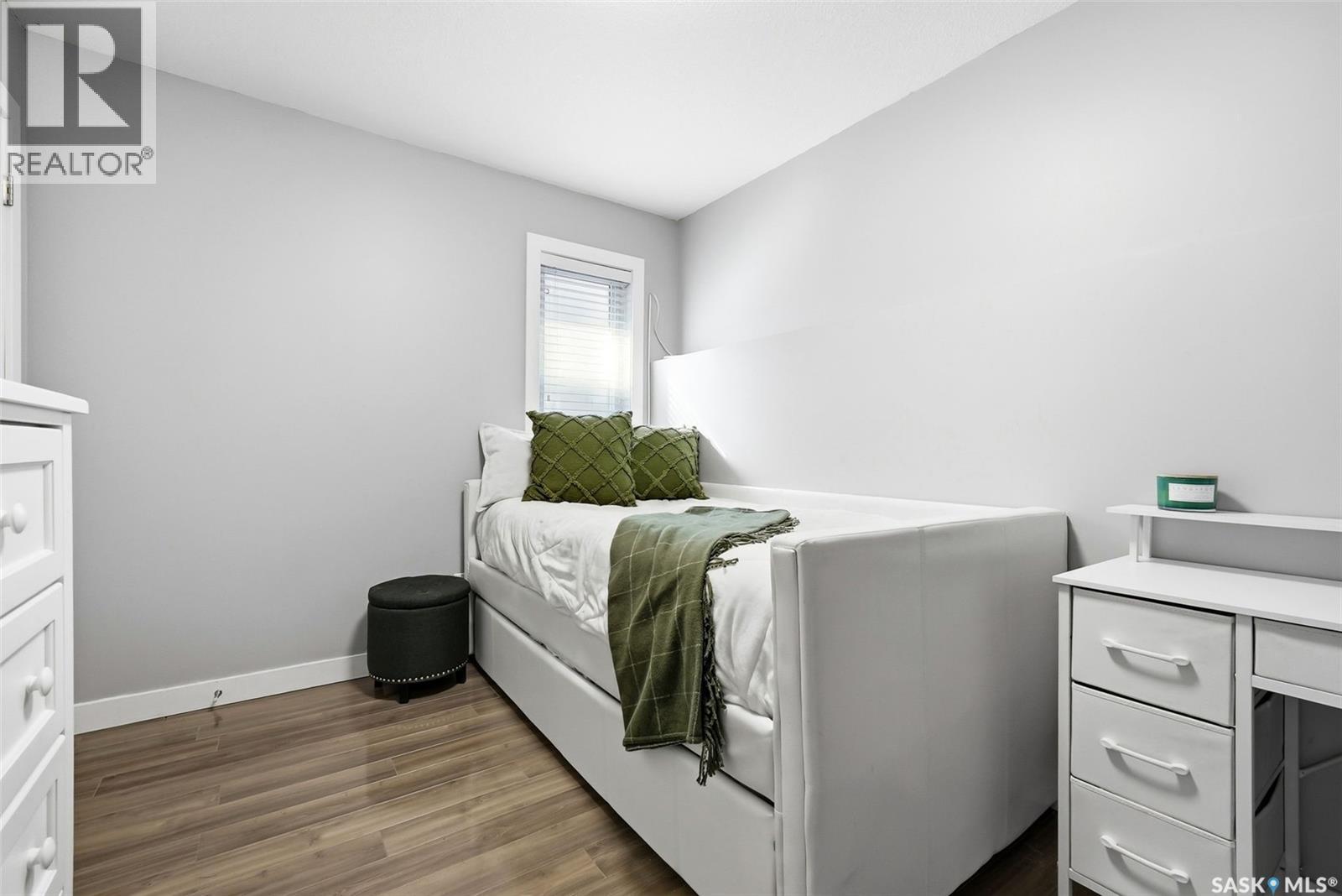 4127 Cumberland Road E, Regina, SK - Indoor