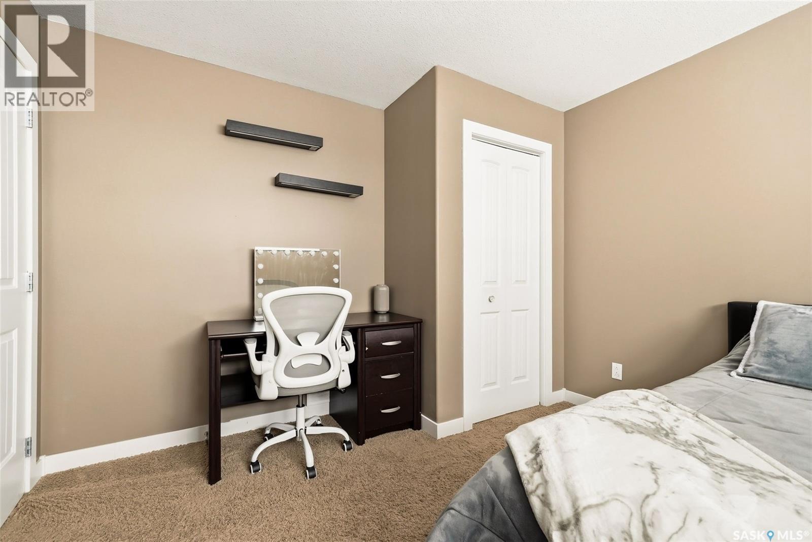 4127 Cumberland Road E, Regina, SK - Indoor Photo Showing Bedroom