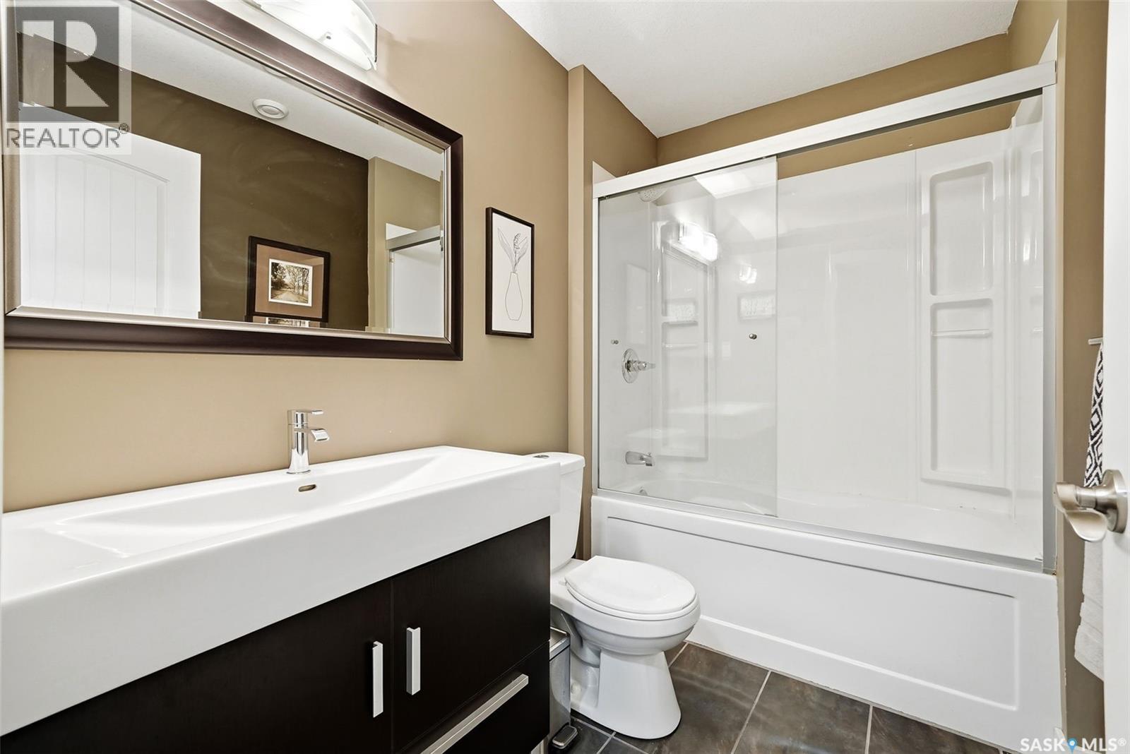 4127 Cumberland Road E, Regina, SK - Indoor Photo Showing Bathroom