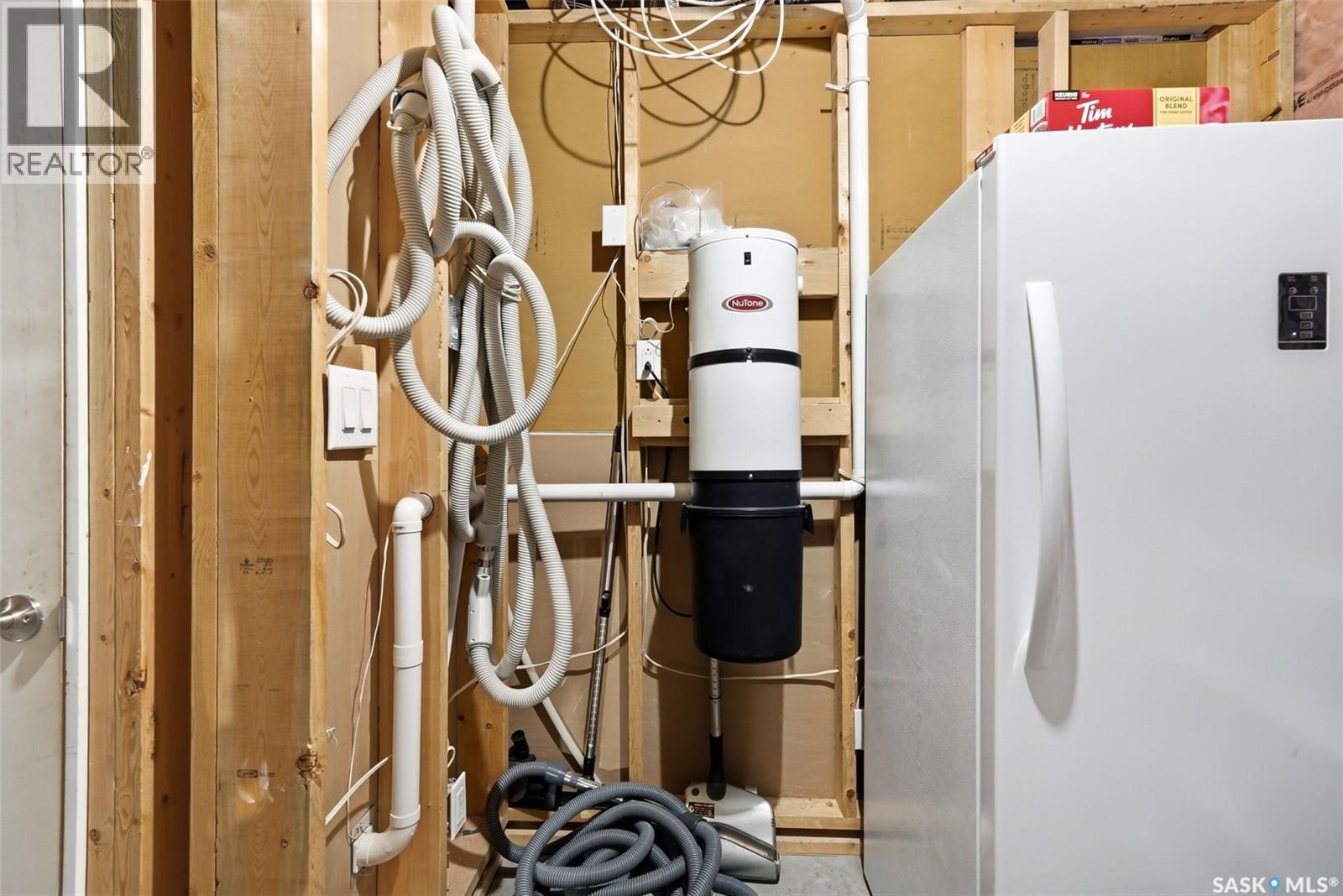 4127 Cumberland Road E, Regina, SK - Indoor Photo Showing Basement