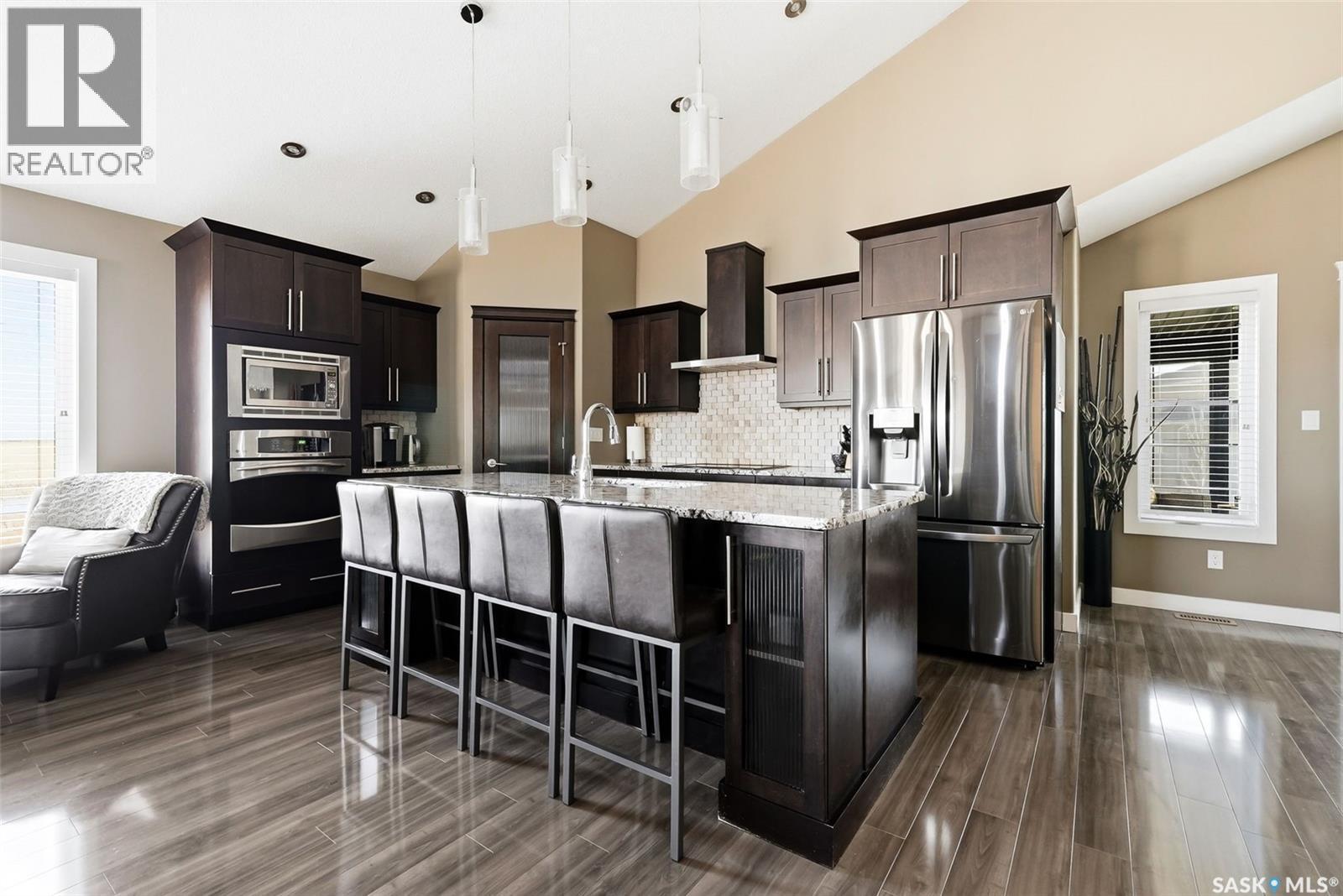 4127 Cumberland Road E, Regina, SK - Indoor Photo Showing Kitchen With Stainless Steel Kitchen With Upgraded Kitchen