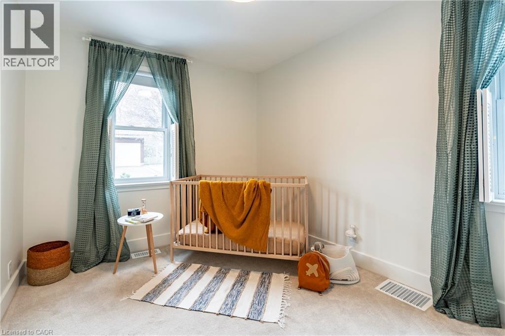 69 Lowrey Avenue N, Cambridge, ON - Indoor Photo Showing Bathroom
