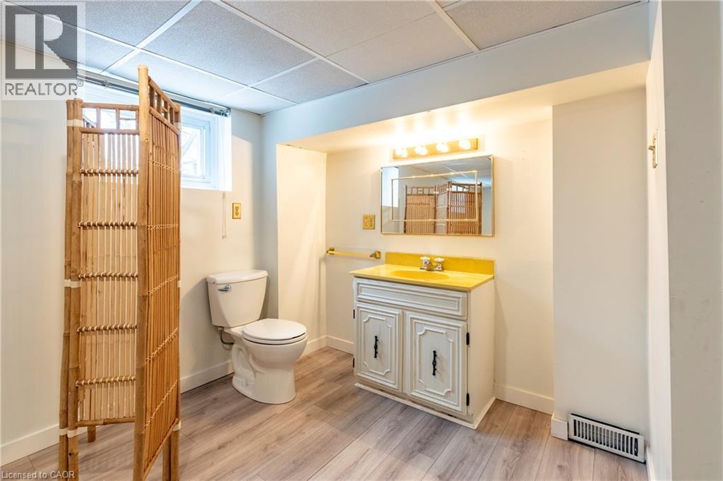 69 Lowrey Avenue N, Cambridge, ON - Indoor Photo Showing Laundry Room