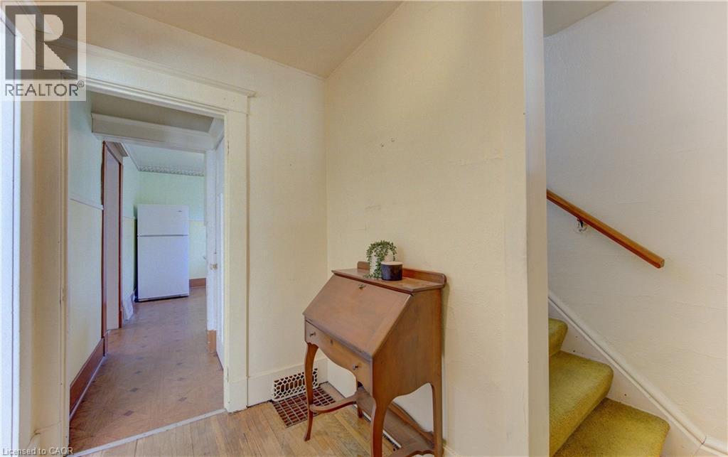 40 Union Street E, Waterloo, ON - Indoor Photo Showing Other Room