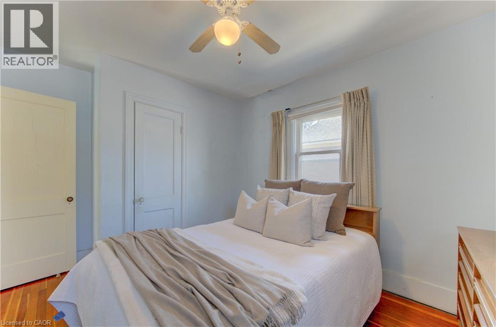40 Union Street E, Waterloo, ON - Indoor Photo Showing Bedroom