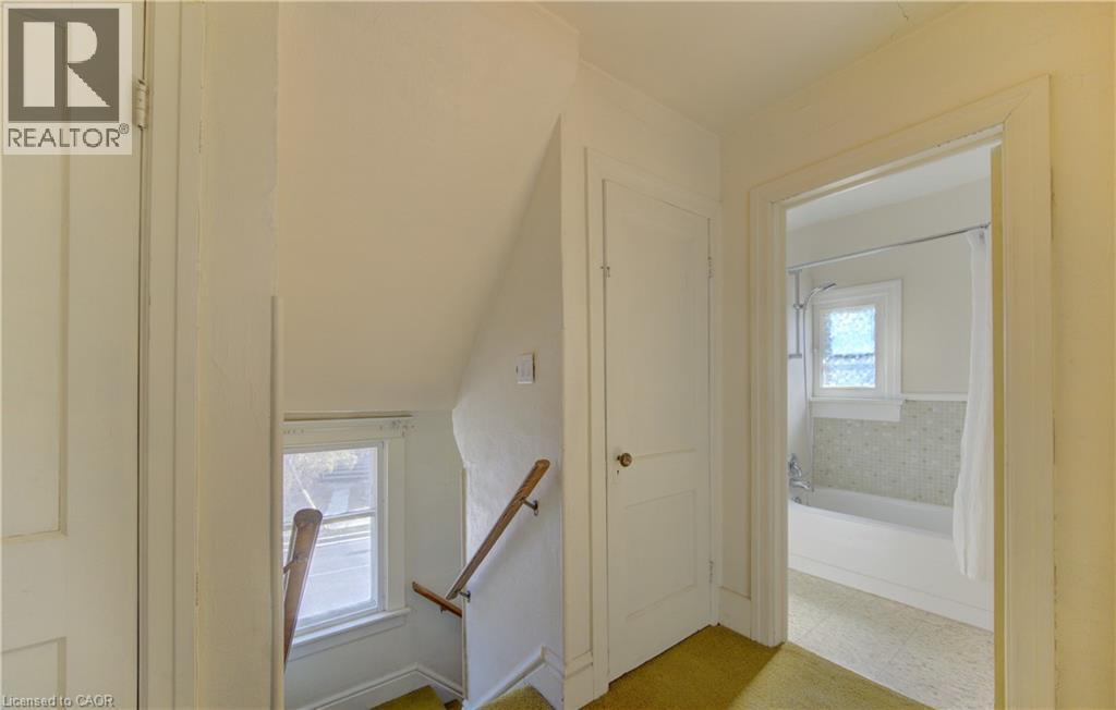 40 Union Street E, Waterloo, ON - Indoor Photo Showing Other Room