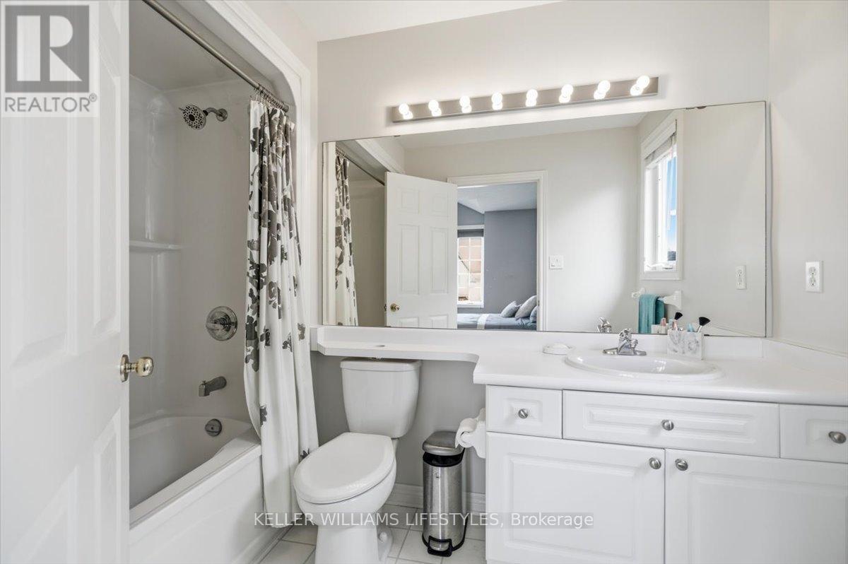 Ensuite - 779 North Leaksdale Circle, London South (South U), ON - Indoor Photo Showing Bathroom