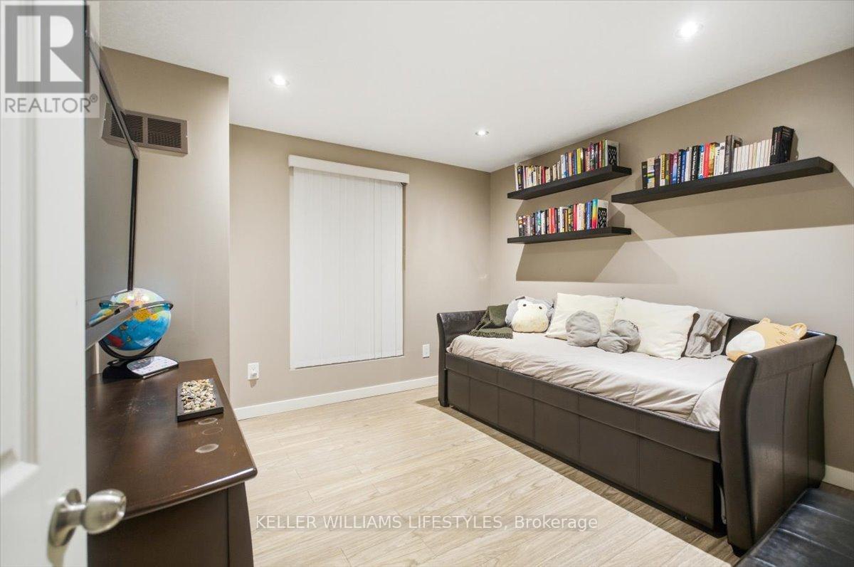 Bonus room in basement - 779 North Leaksdale Circle, London South (South U), ON - Indoor Photo Showing Bedroom
