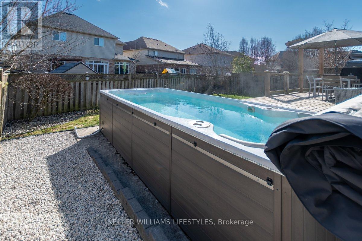 17' Swim spa - 779 North Leaksdale Circle, London South (South U), ON - Outdoor