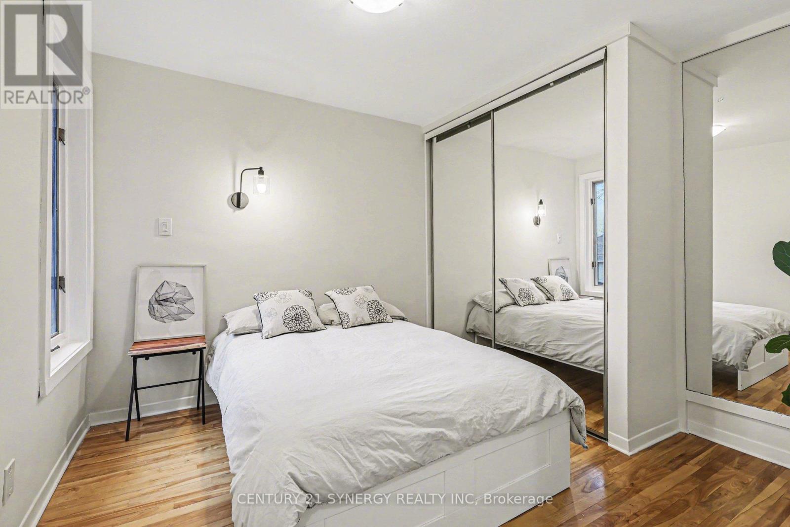 50 Brighton Avenue, Ottawa, ON - Indoor Photo Showing Bedroom