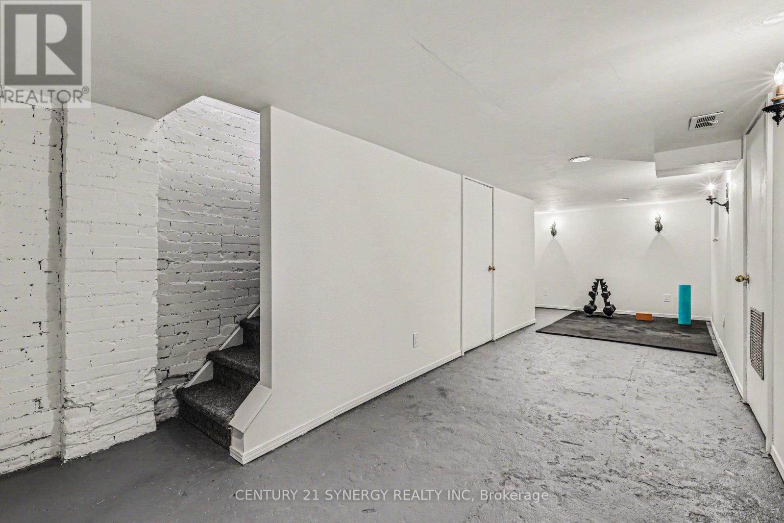 50 Brighton Avenue, Ottawa, ON - Indoor Photo Showing Other Room