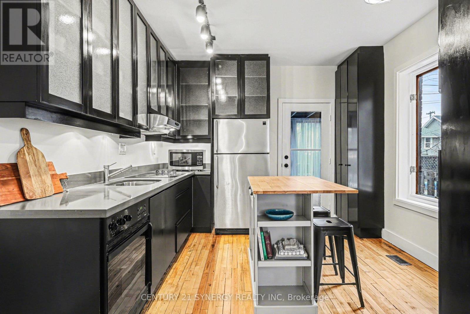 50 Brighton Avenue, Ottawa, ON - Indoor Photo Showing Kitchen