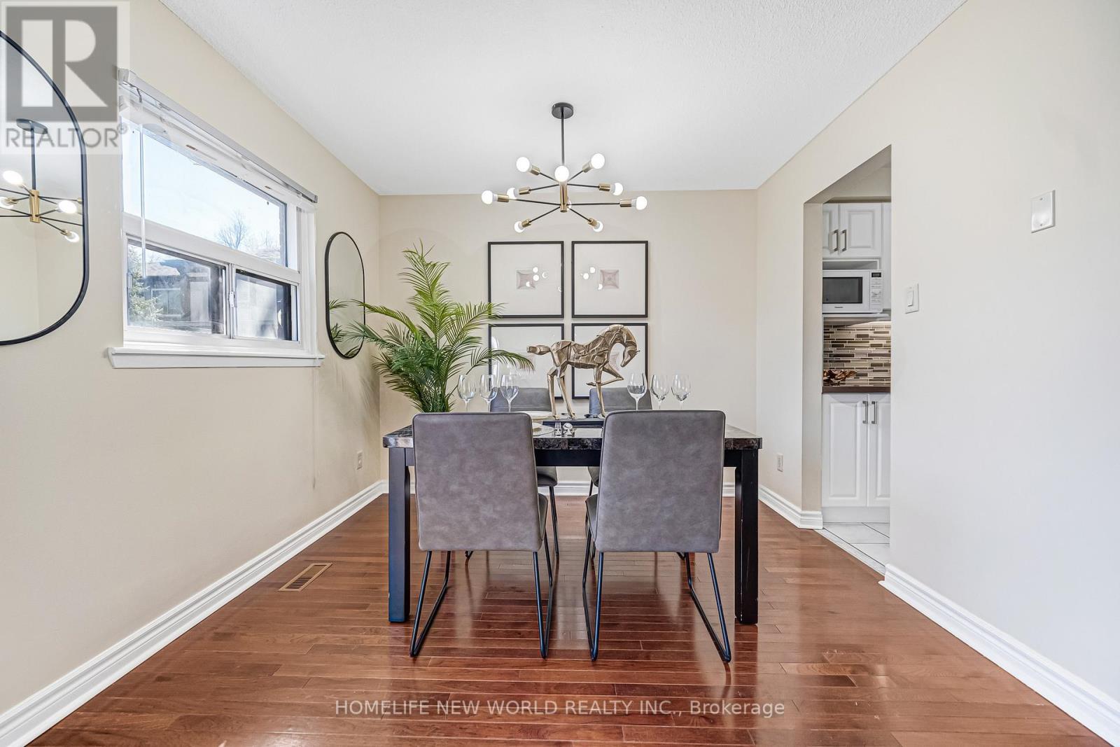 76 Bowman Way, Markham, ON - Indoor Photo Showing Dining Room