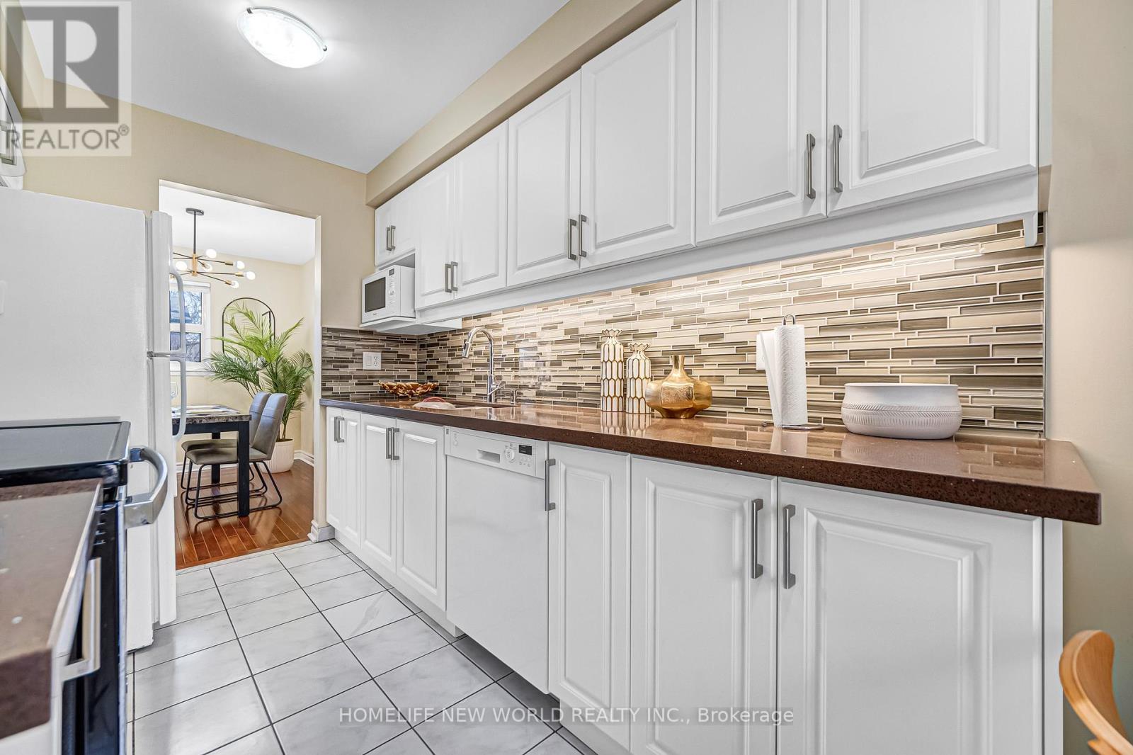 76 Bowman Way, Markham, ON - Indoor Photo Showing Kitchen