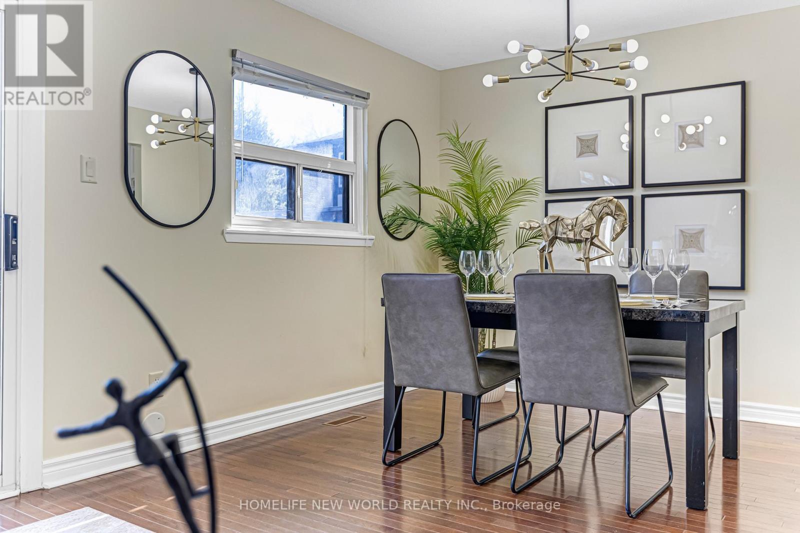 76 Bowman Way, Markham, ON - Indoor Photo Showing Dining Room