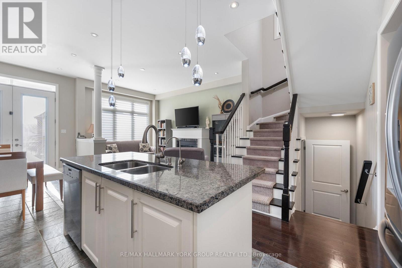 45 Robert Berry Crescent, King, ON - Indoor Photo Showing Kitchen With Double Sink With Upgraded Kitchen