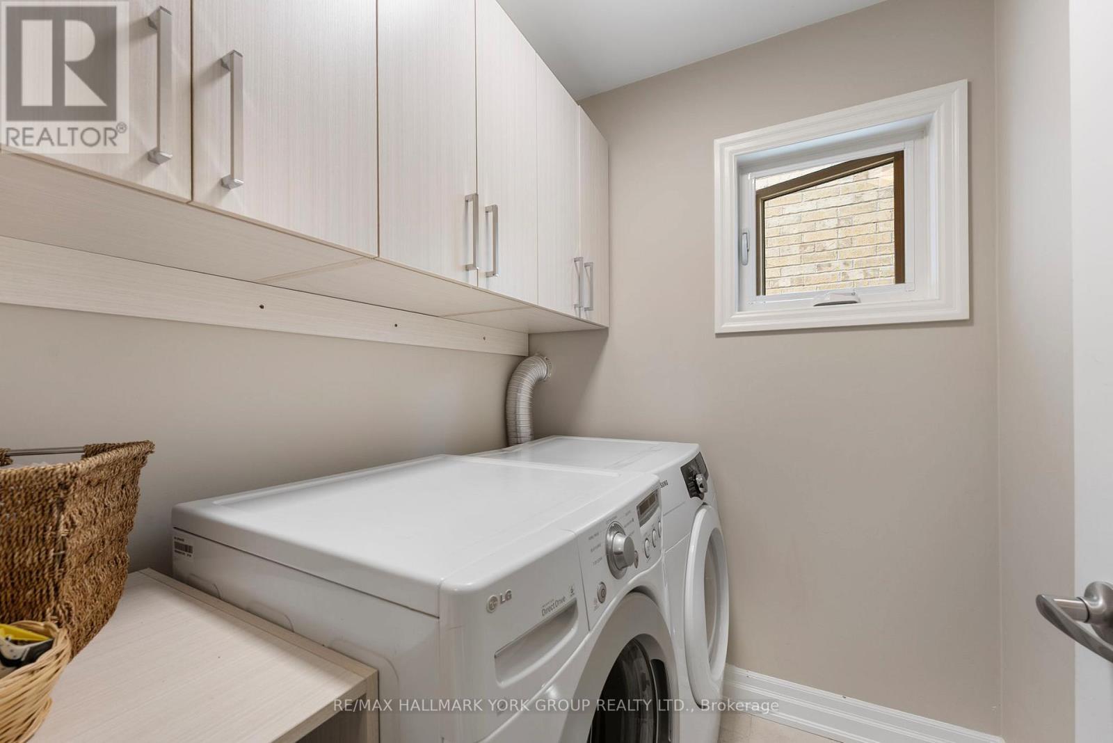 45 Robert Berry Crescent, King, ON - Indoor Photo Showing Laundry Room