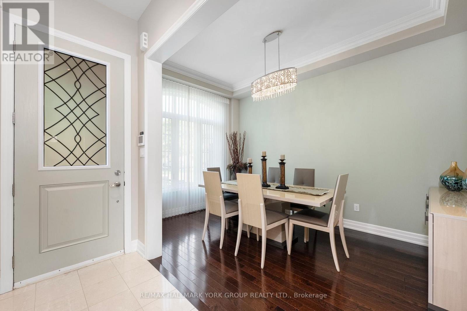 45 Robert Berry Crescent, King, ON - Indoor Photo Showing Dining Room