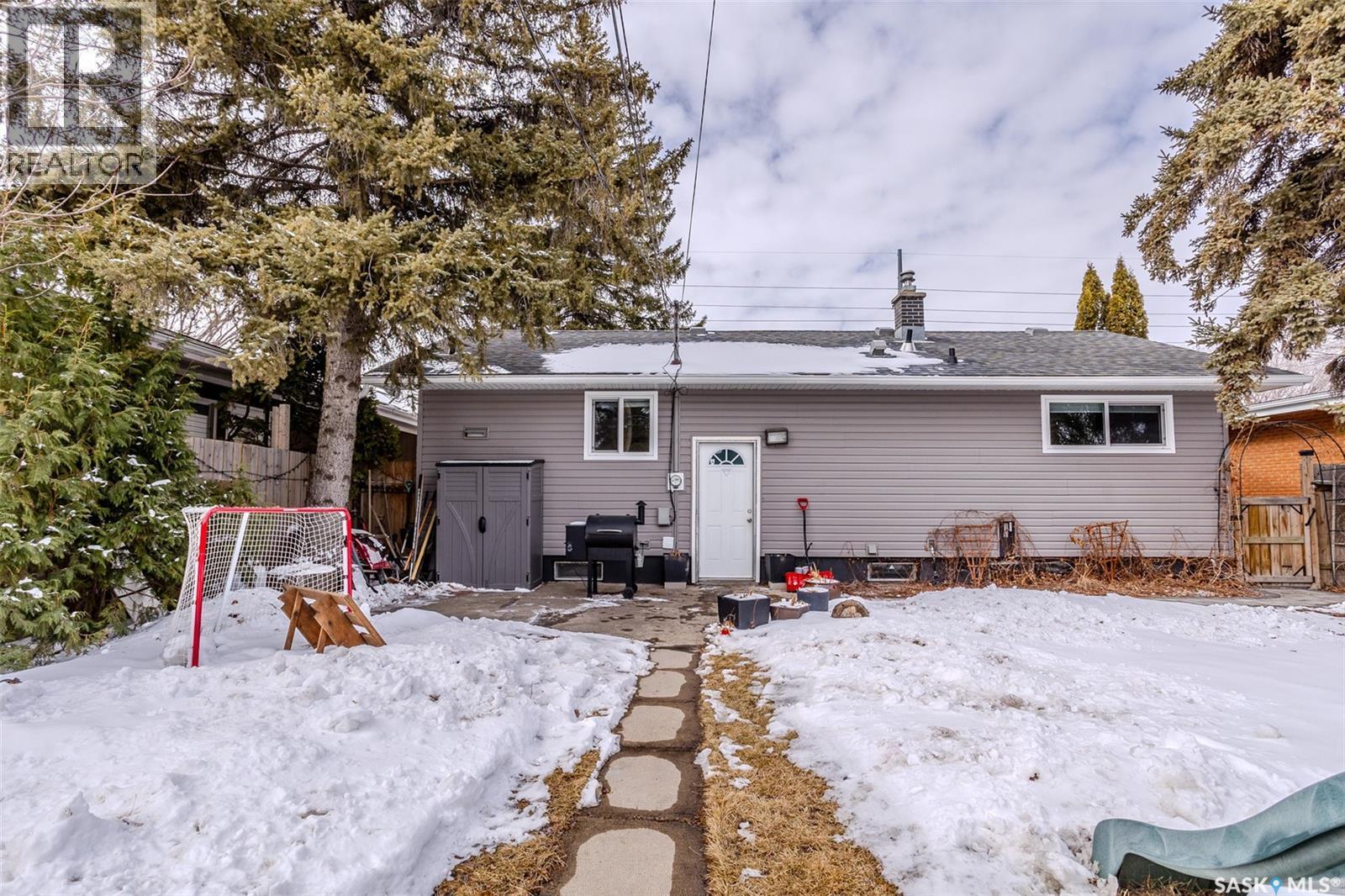1701 Preston Avenue S, Saskatoon, SK - Outdoor