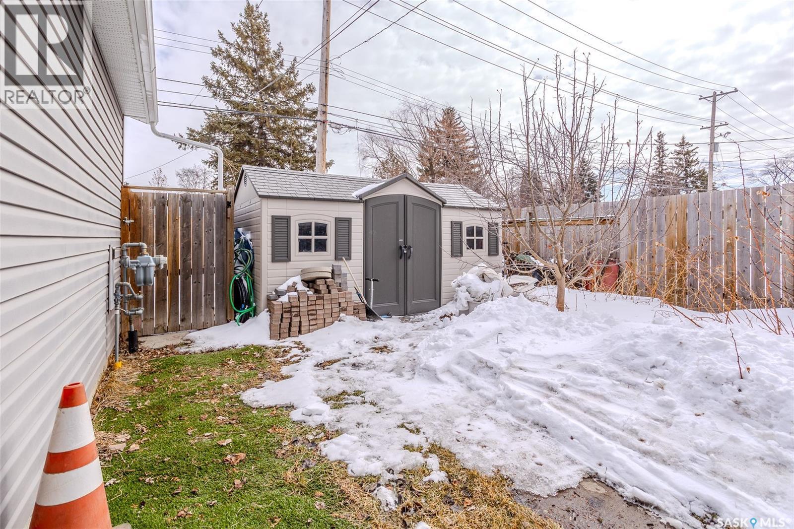 1701 Preston Avenue S, Saskatoon, SK - Outdoor