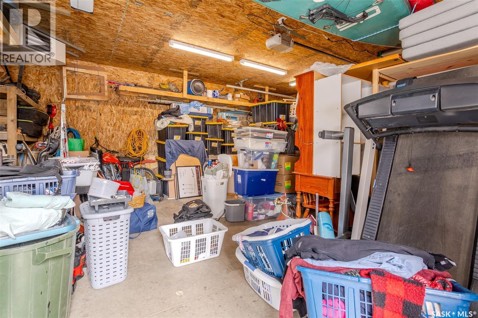 1701 Preston Avenue S, Saskatoon, SK - Indoor