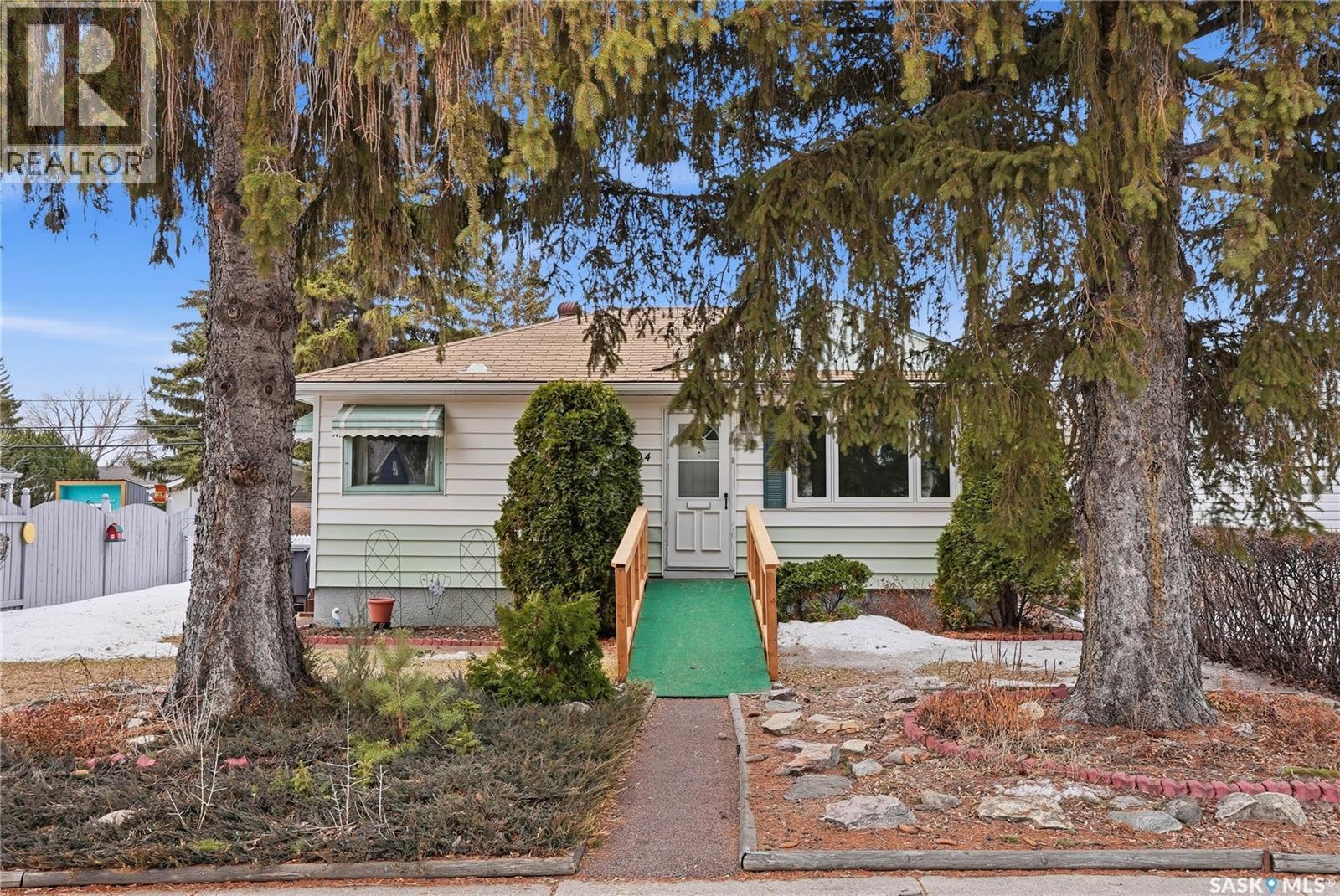 2204 York Avenue, Saskatoon, SK - Outdoor