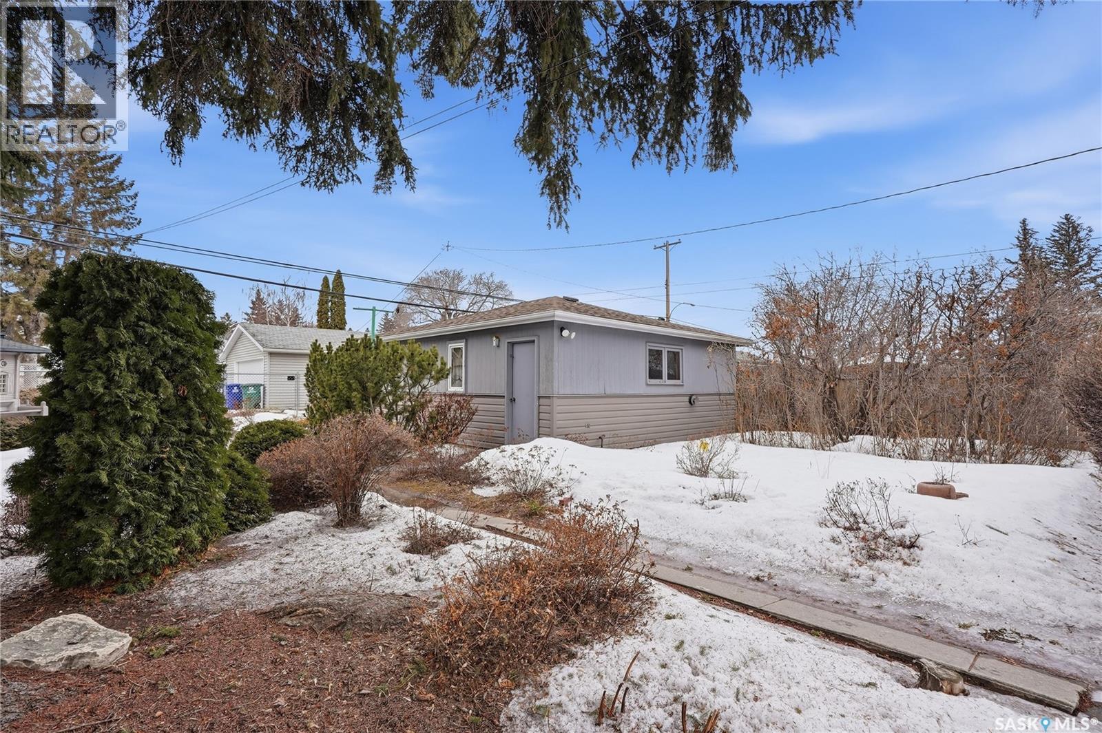 2204 York Avenue, Saskatoon, SK - Outdoor