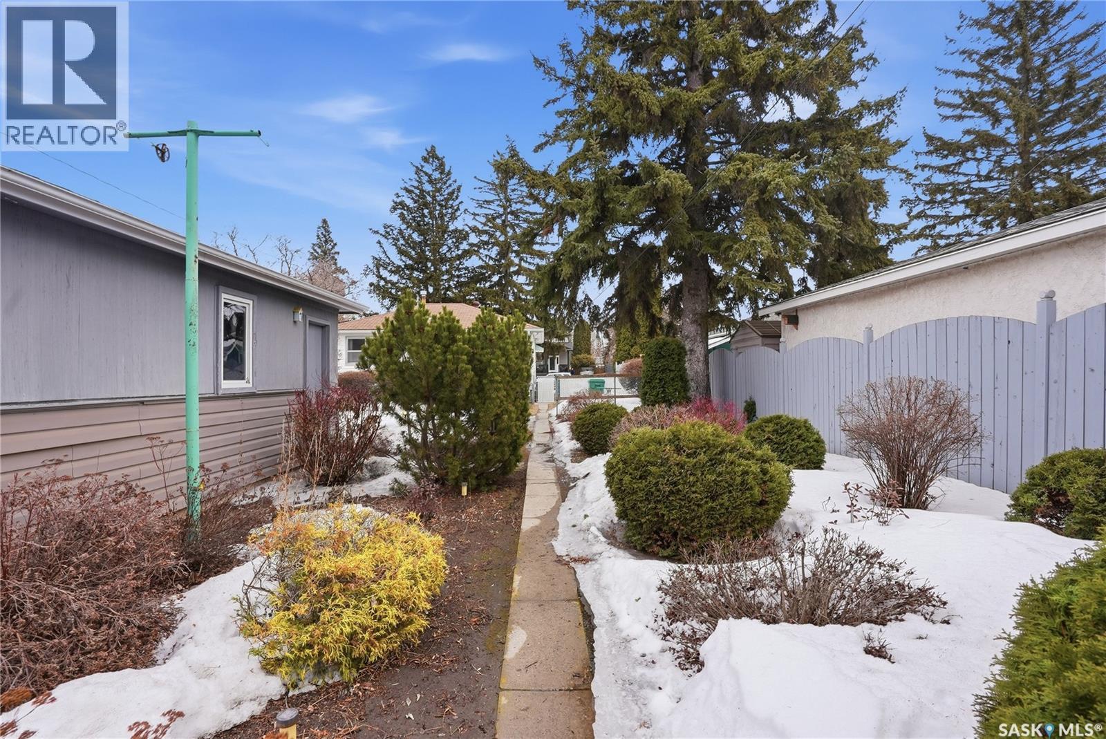 2204 York Avenue, Saskatoon, SK - Outdoor