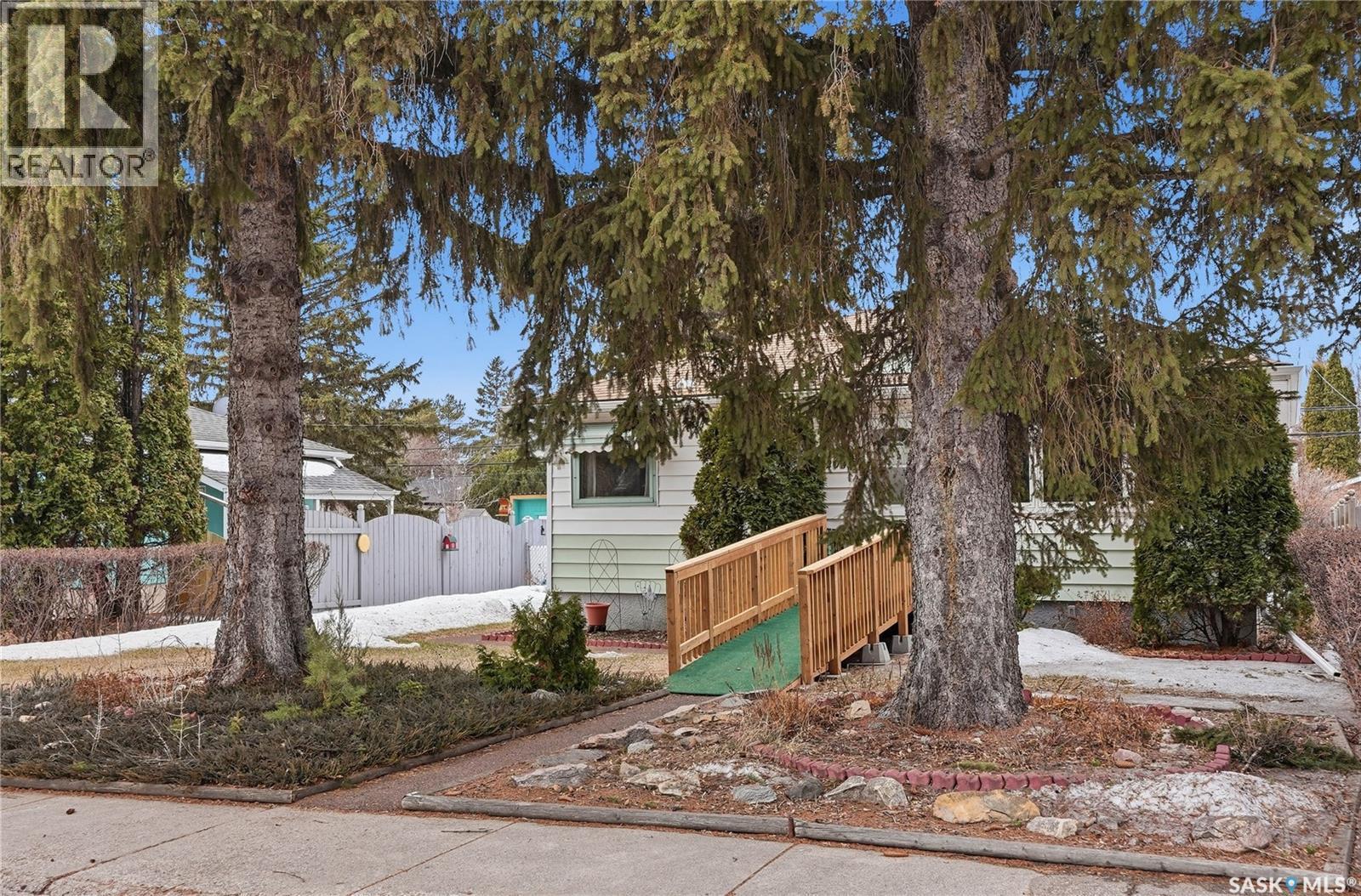 2204 York Avenue, Saskatoon, SK - Outdoor