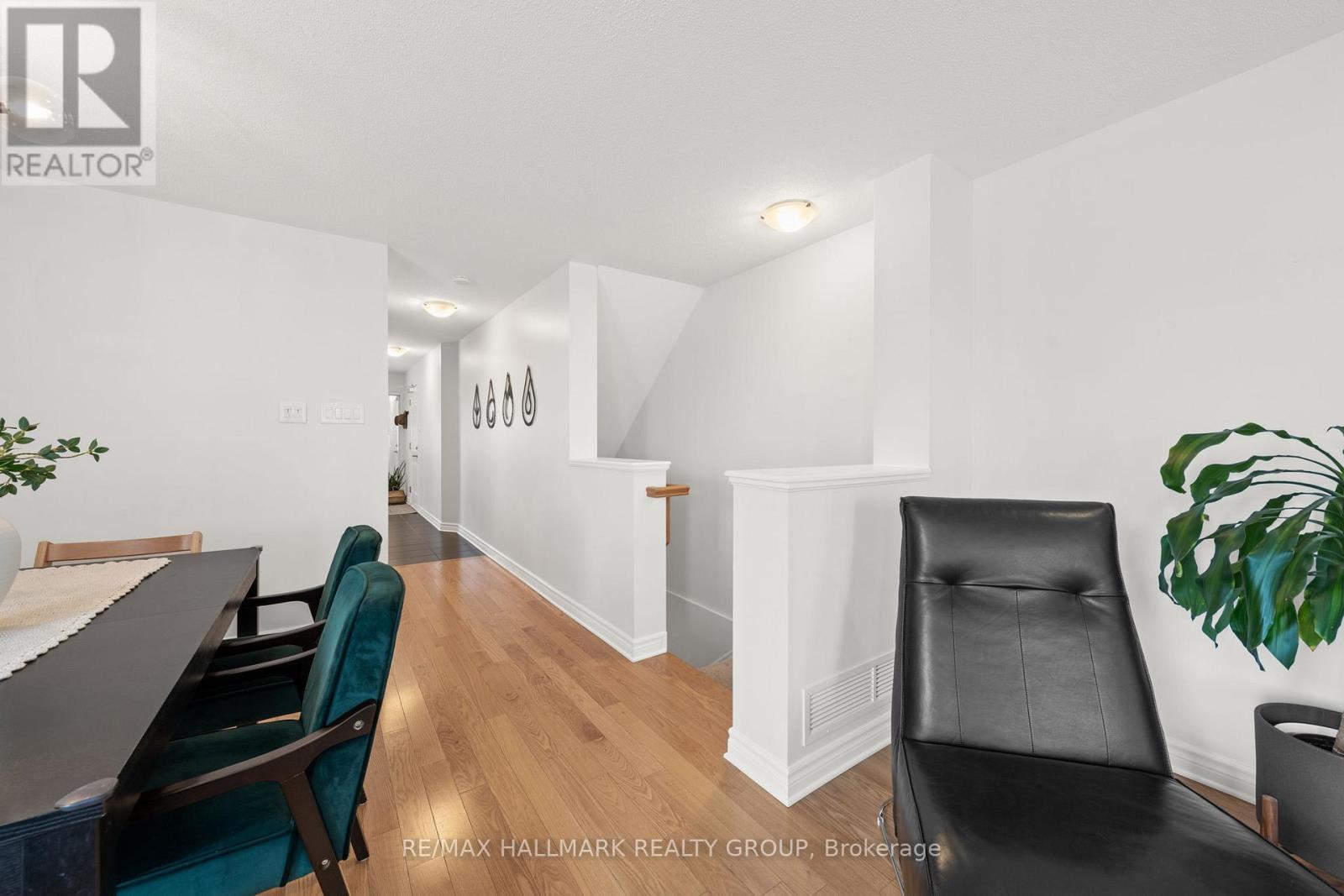 498 Leboutillier Avenue, Ottawa, ON - Indoor