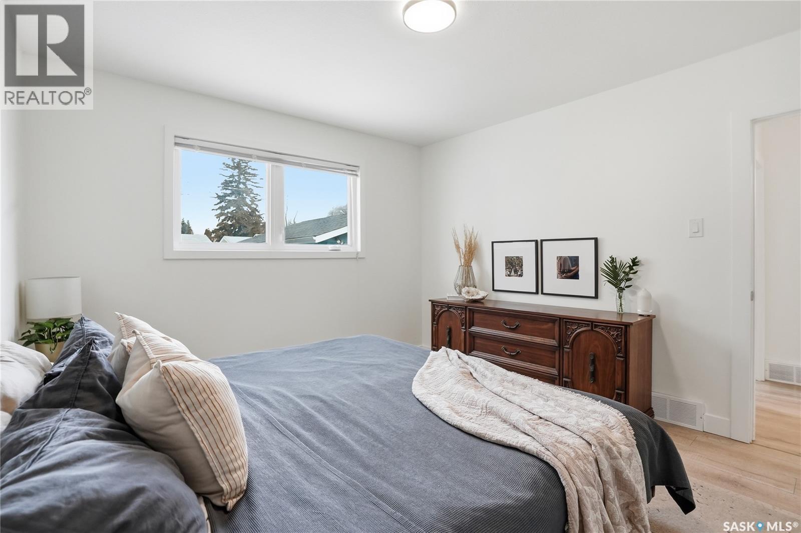 48 Bell Crescent, Saskatoon, SK - Indoor Photo Showing Bedroom