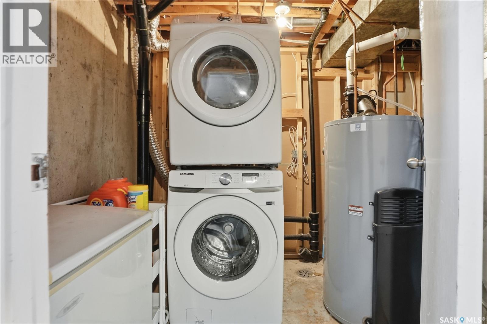 48 Bell Crescent, Saskatoon, SK - Indoor Photo Showing Laundry Room