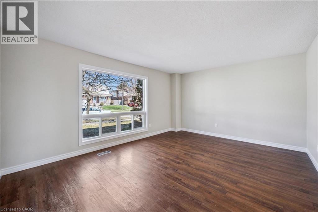 252 The Country Way, Kitchener, ON - Indoor Photo Showing Other Room