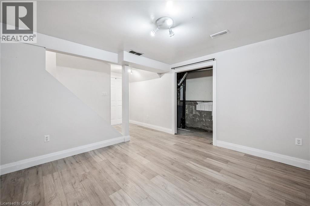 252 The Country Way, Kitchener, ON - Indoor Photo Showing Other Room