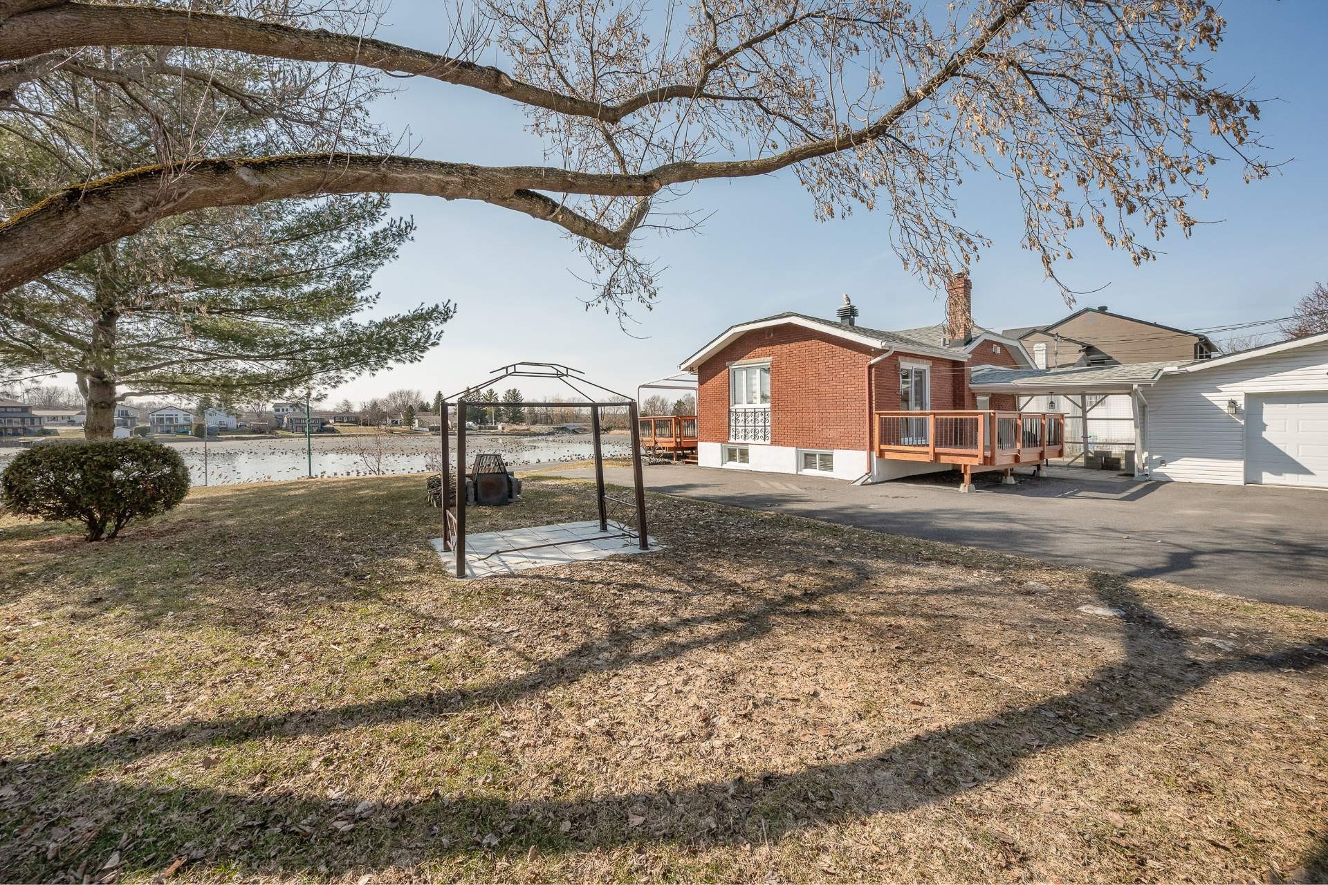 Balcon - 302 Rue Ste-Thérèse, Saint-Jean-Sur-Richelieu, QC - Outdoor With Body Of Water With View With Exterior
