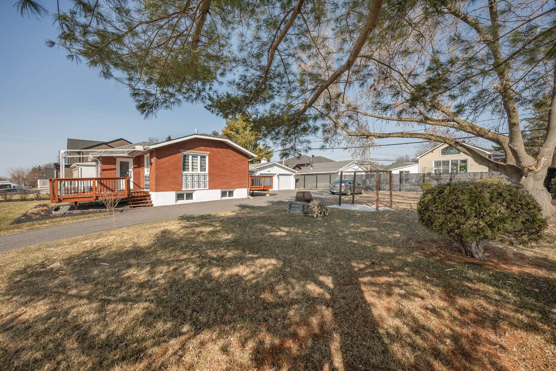 Cour - 302 Rue Ste-Thérèse, Saint-Jean-Sur-Richelieu, QC - Outdoor