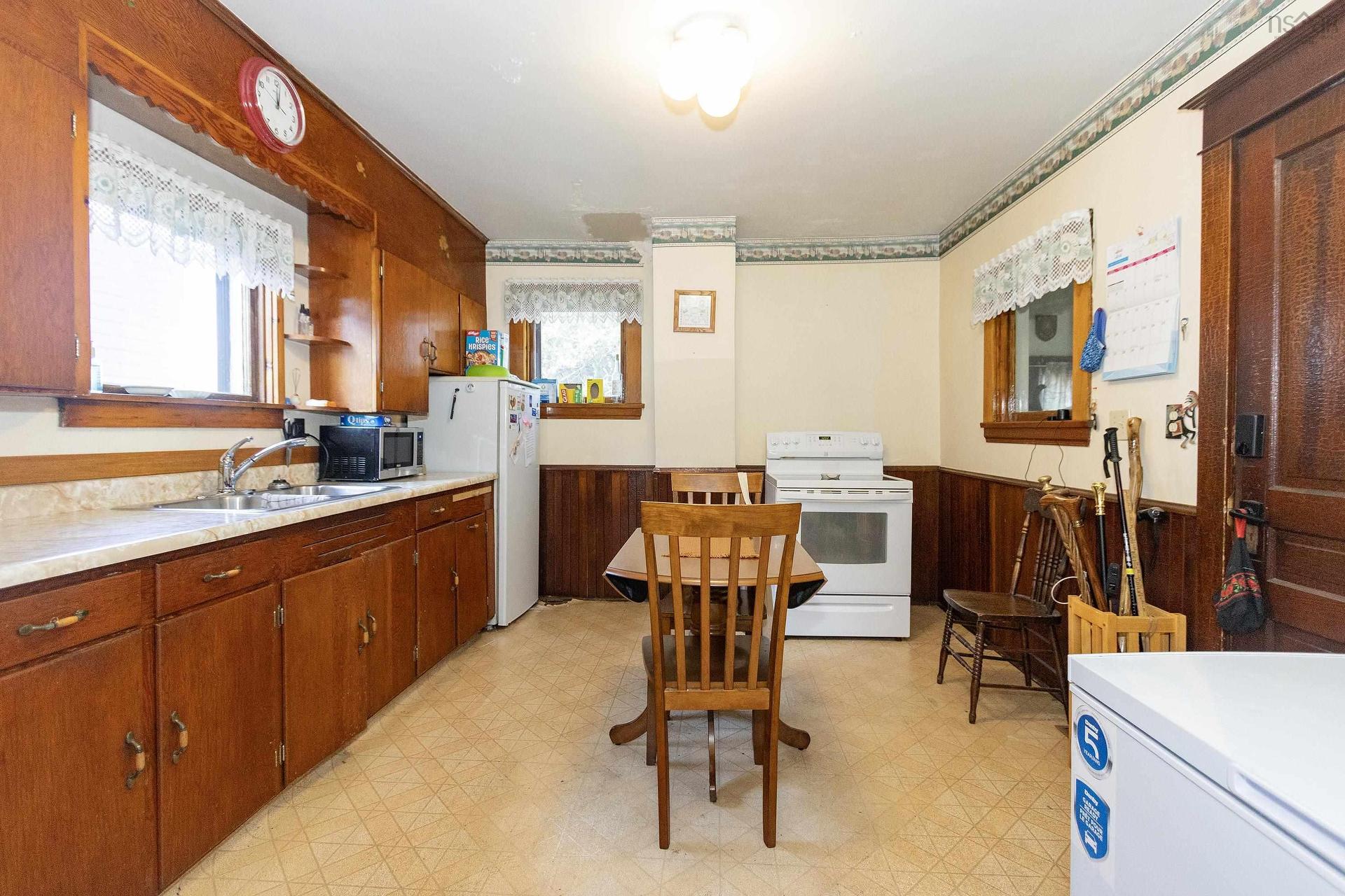 5 Minto Street, Amherst, NS