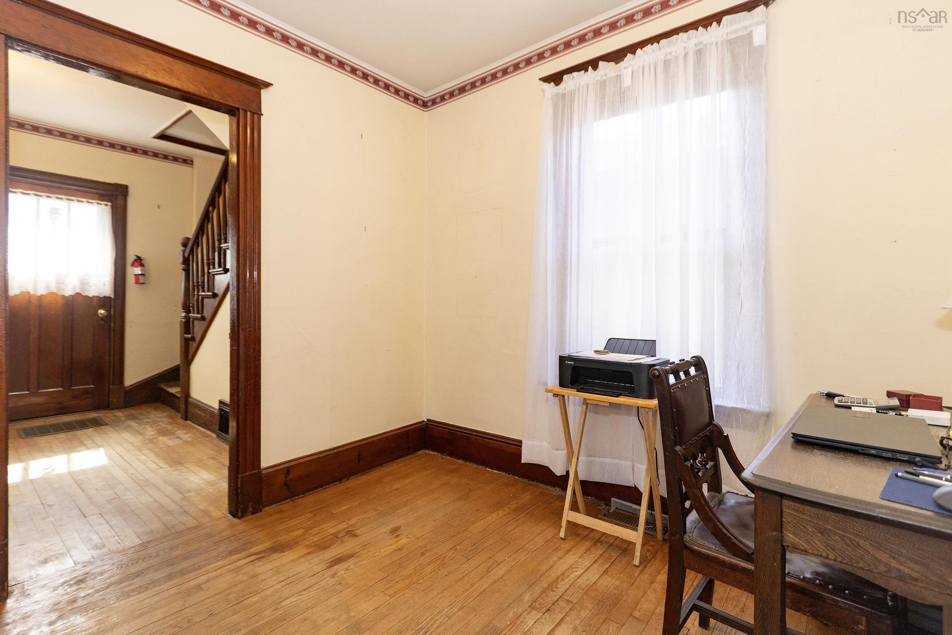 5 Minto Street, Amherst, NS