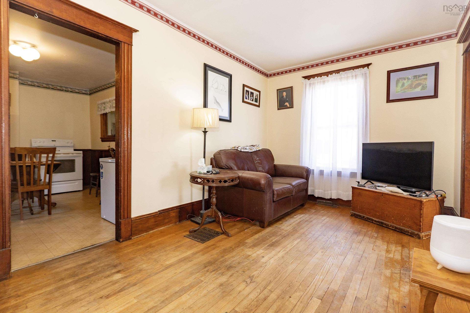5 Minto Street, Amherst, NS