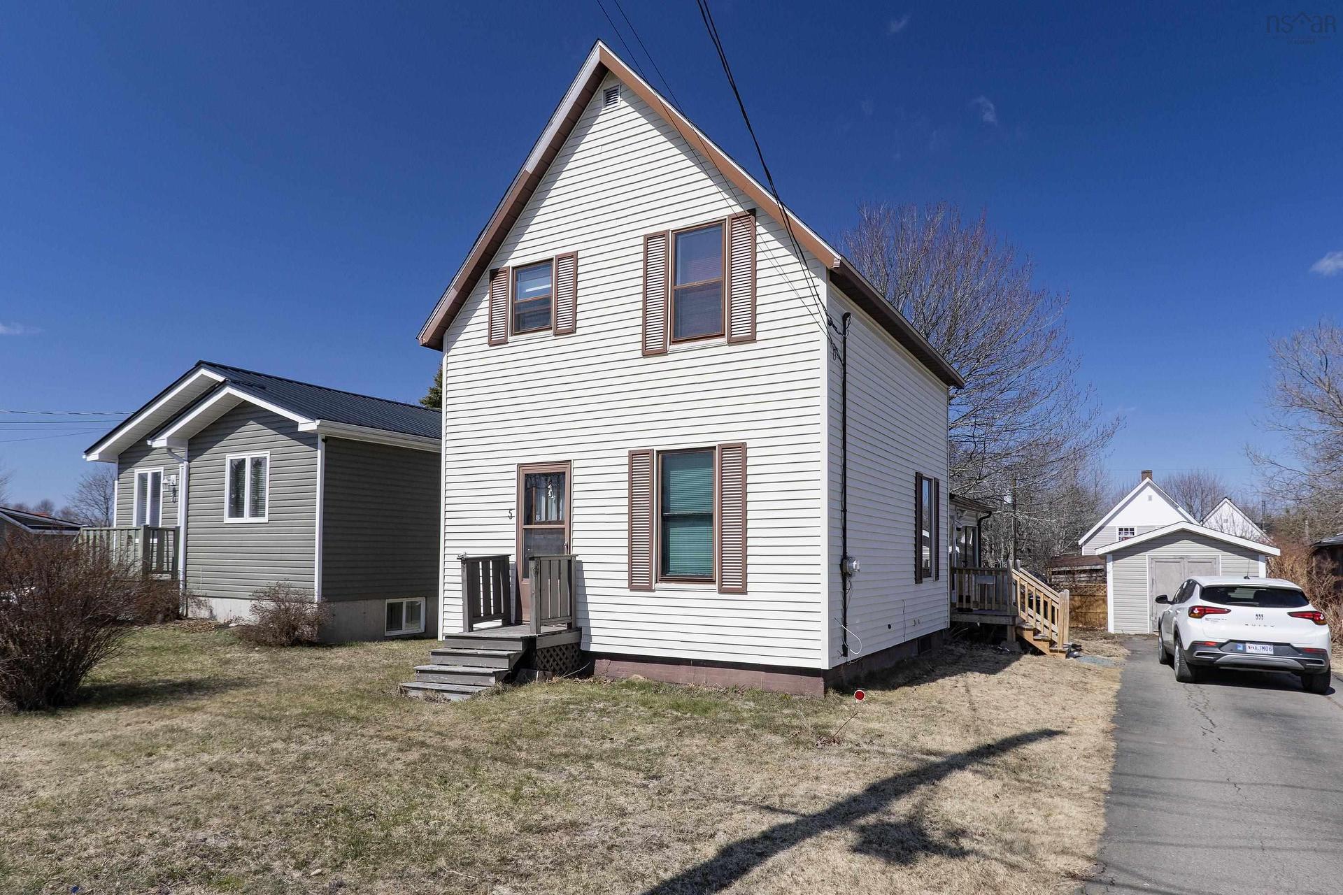5 Minto Street, Amherst, NS