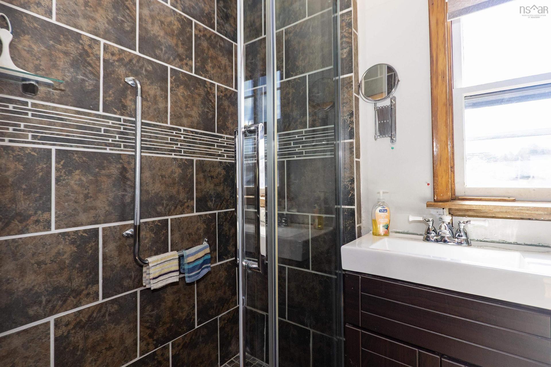 5 Minto Street, Amherst, NS