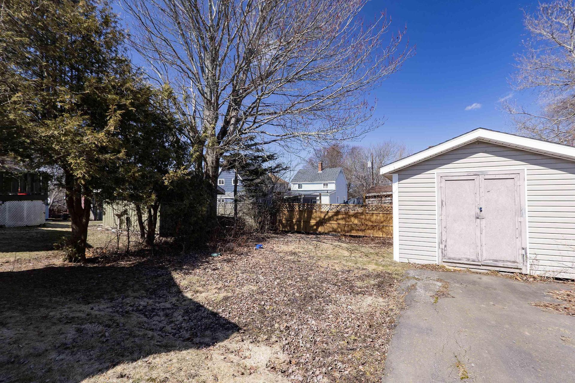 5 Minto Street, Amherst, NS