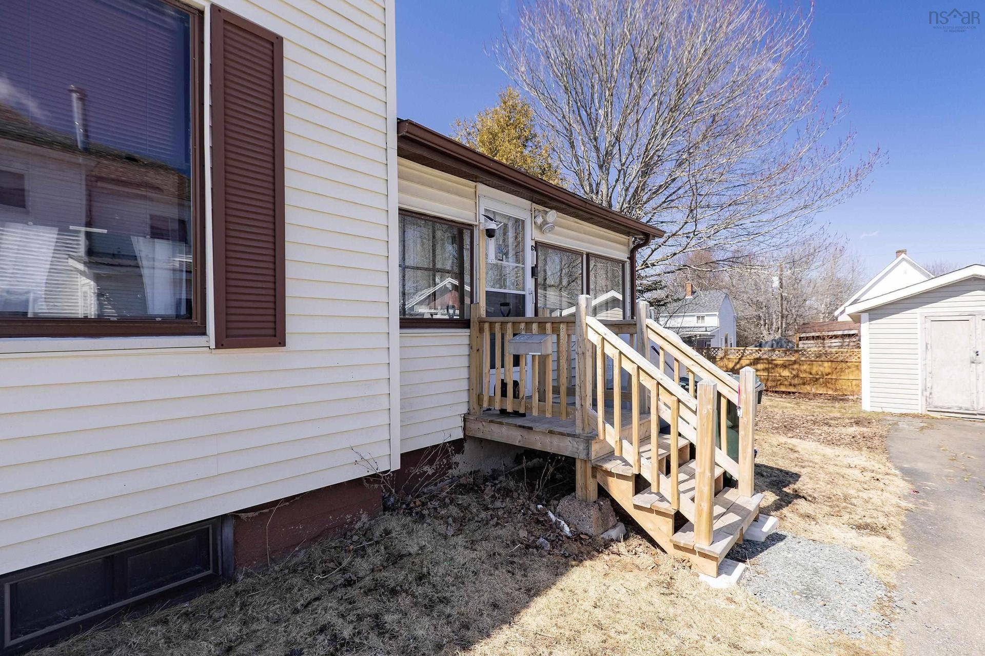 5 Minto Street, Amherst, NS