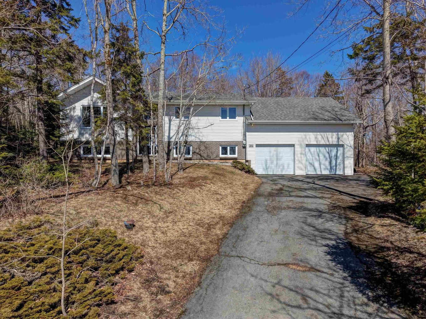 100 Tamarack Drive, Fall River, NS