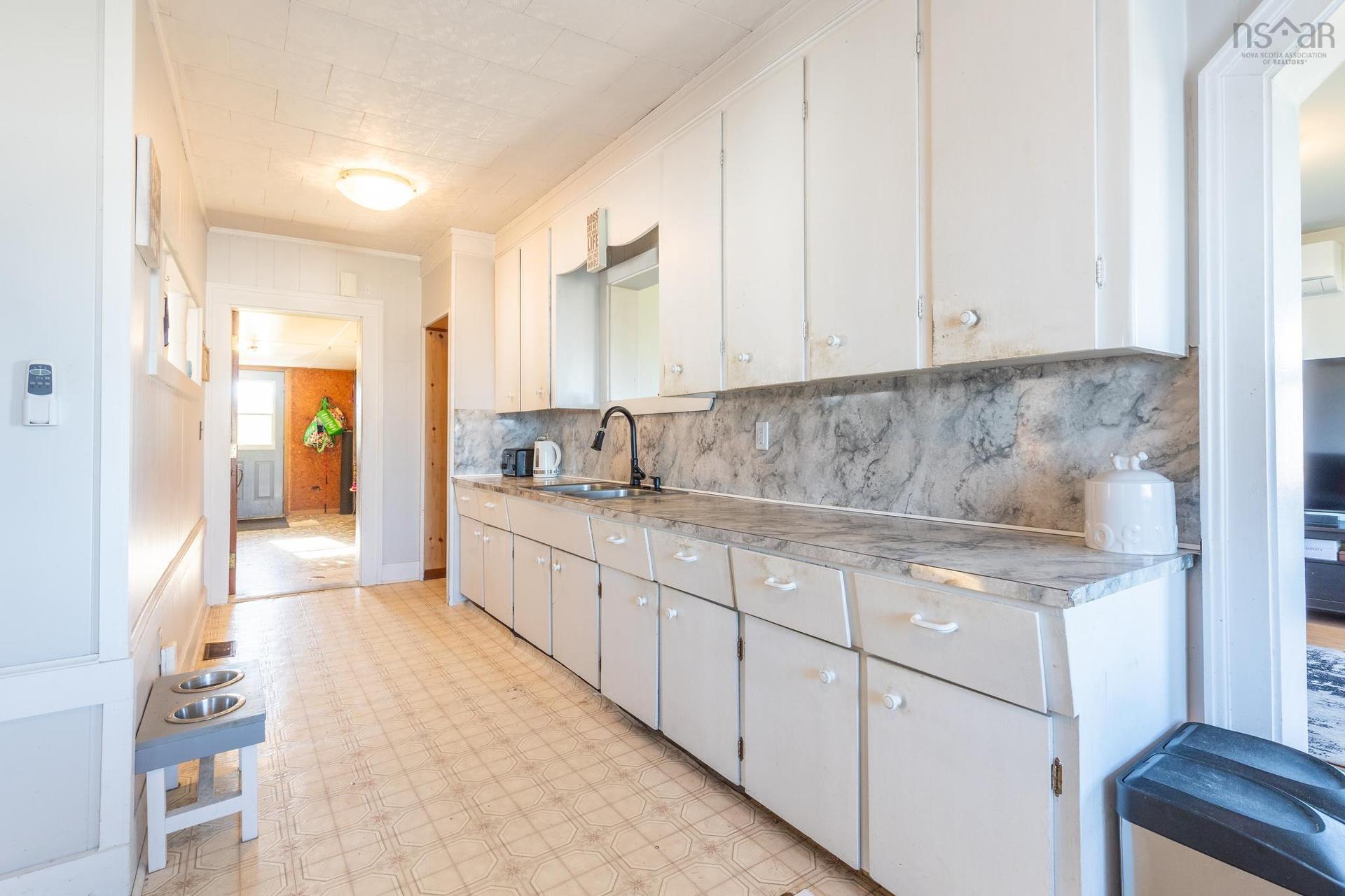 2484 Highway 1, Grosses Coques, NS