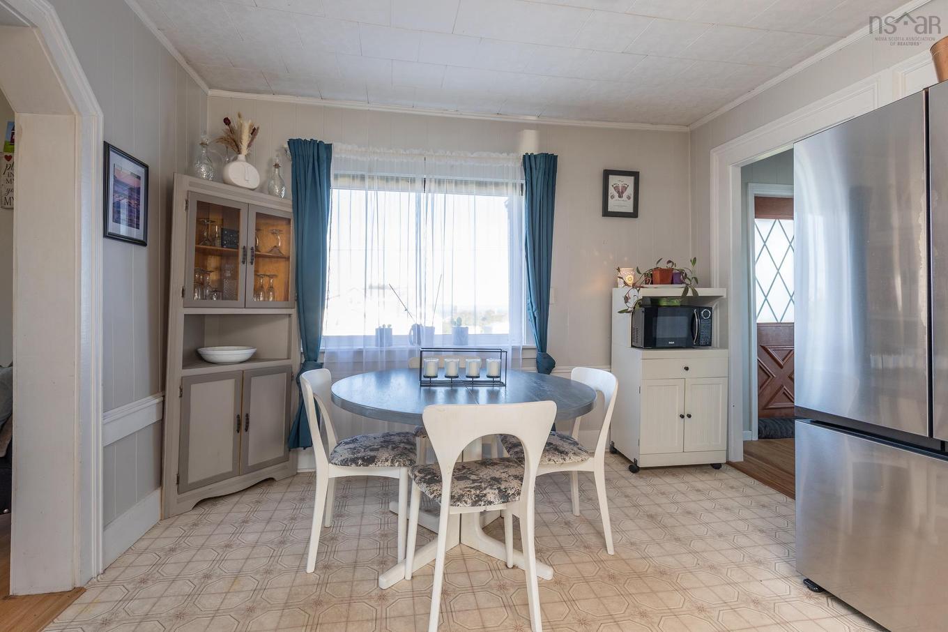 2484 Highway 1, Grosses Coques, NS