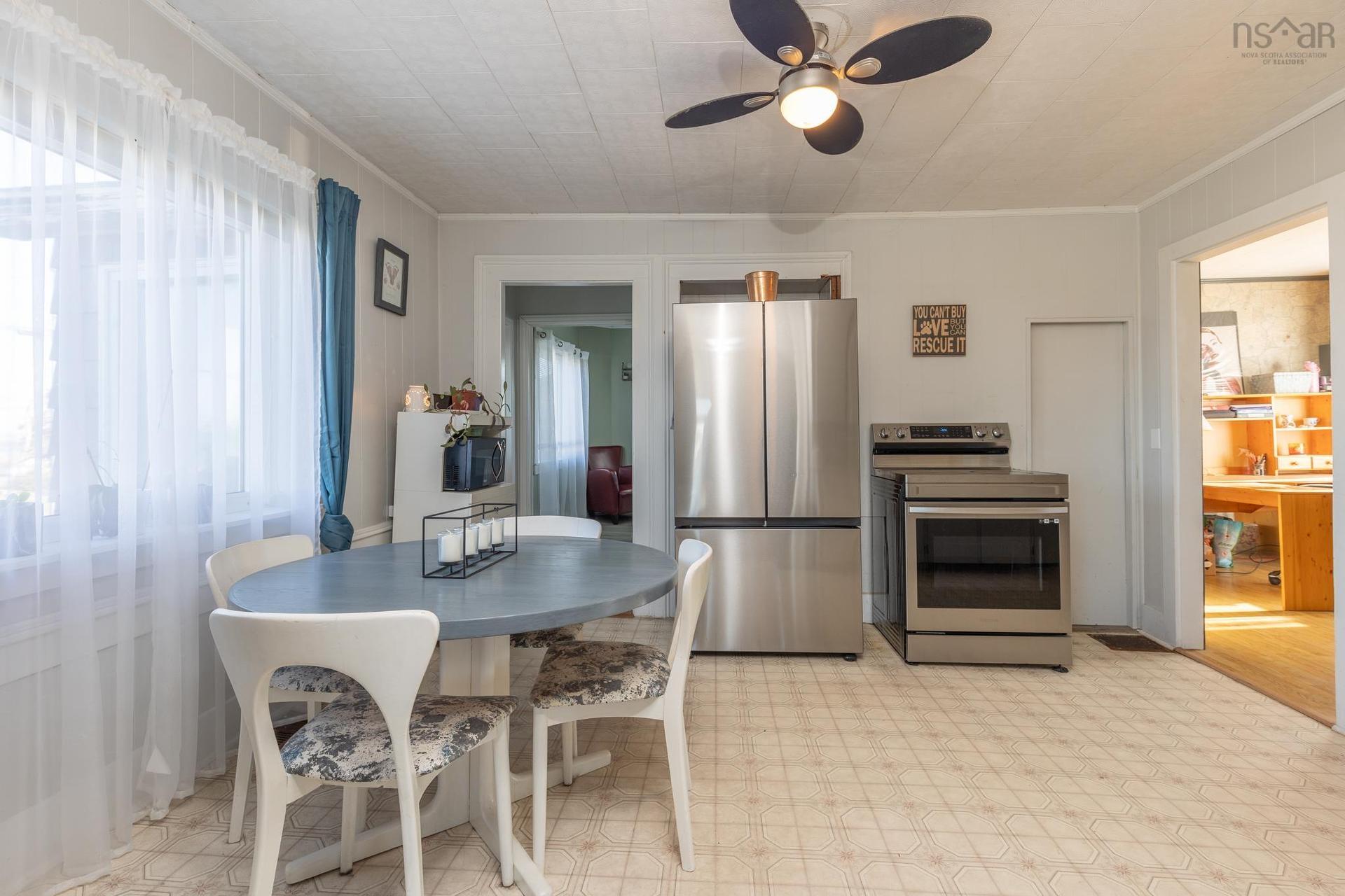 2484 Highway 1, Grosses Coques, NS
