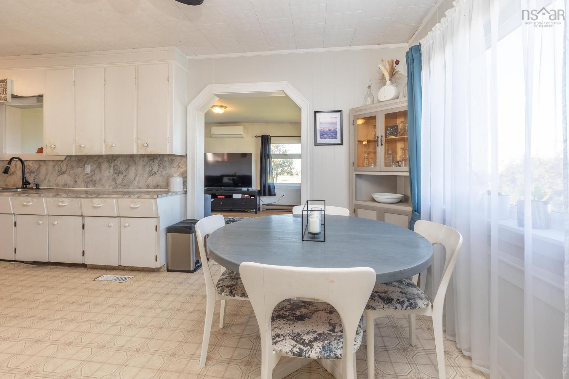 2484 Highway 1, Grosses Coques, NS